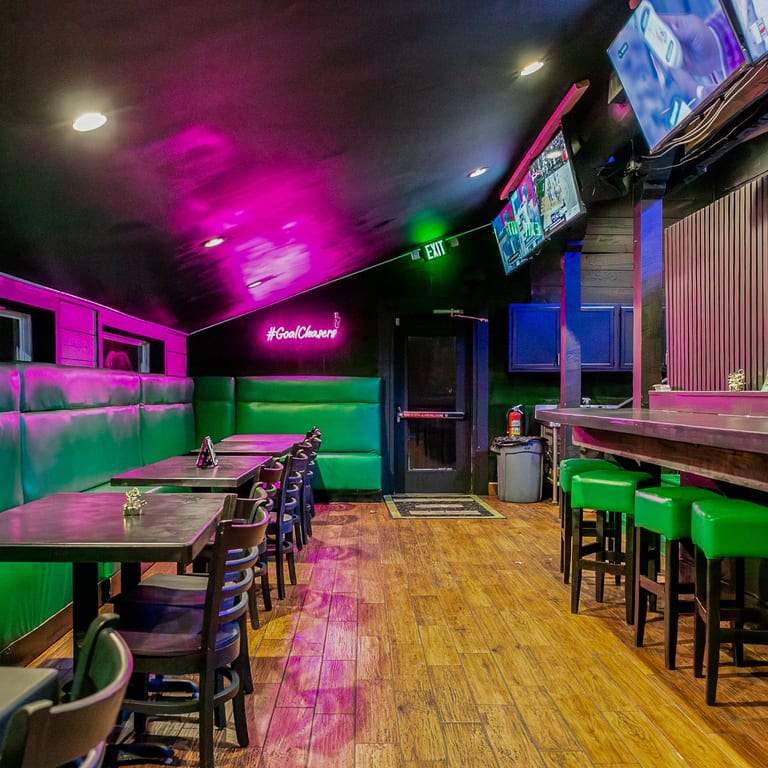 Drinks, Games & a Great Crowd