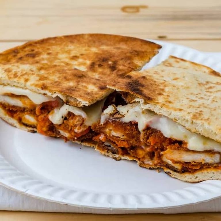 Mouthwatering Mexican Burger: A Flavorful Twist