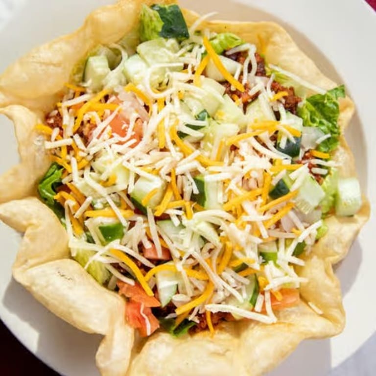 Indulge in Creamy Fettuccine Alfredo Delight