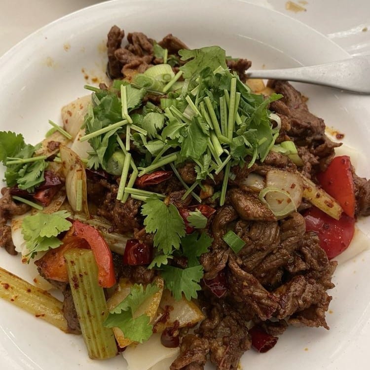 干拌孜然羊扯面 Cumin Lamb Fresh Hand-Ripped Noodles.