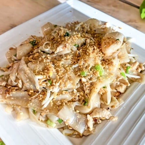 Gai Koor (Calamari and Chicken Noodles).