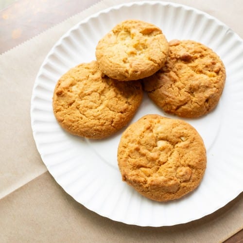 White Chocolate Macademia Cookie.