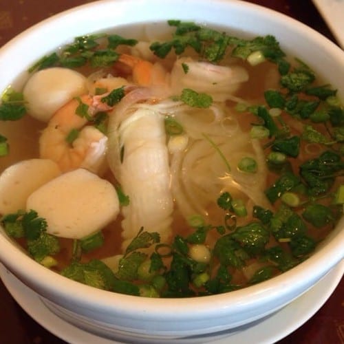 P14. Seafood noodle Soup (HS).