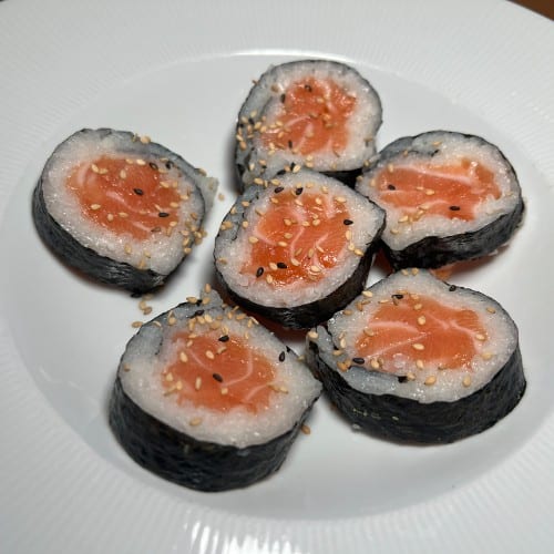 SALMON ROLL.