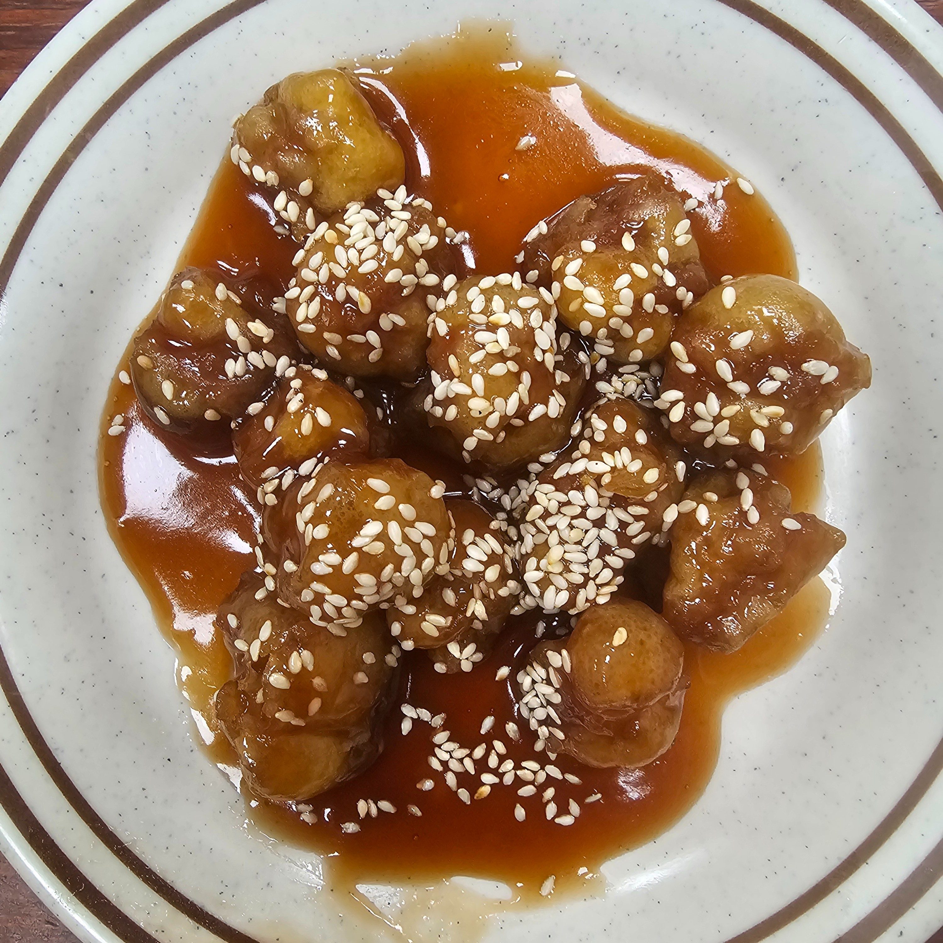 Sesame Chicken Golden Rounder (In Sauce).