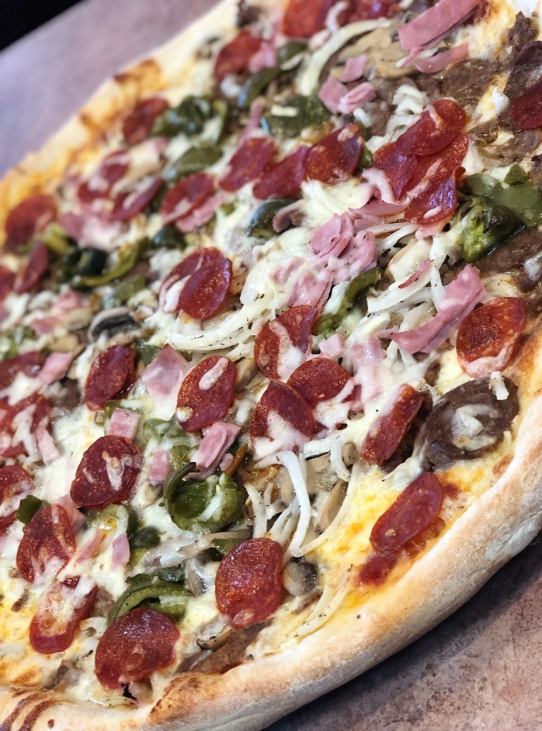 Everything Pizza (18").