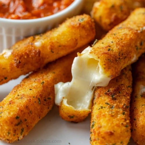 Mozzarella sticks (6).