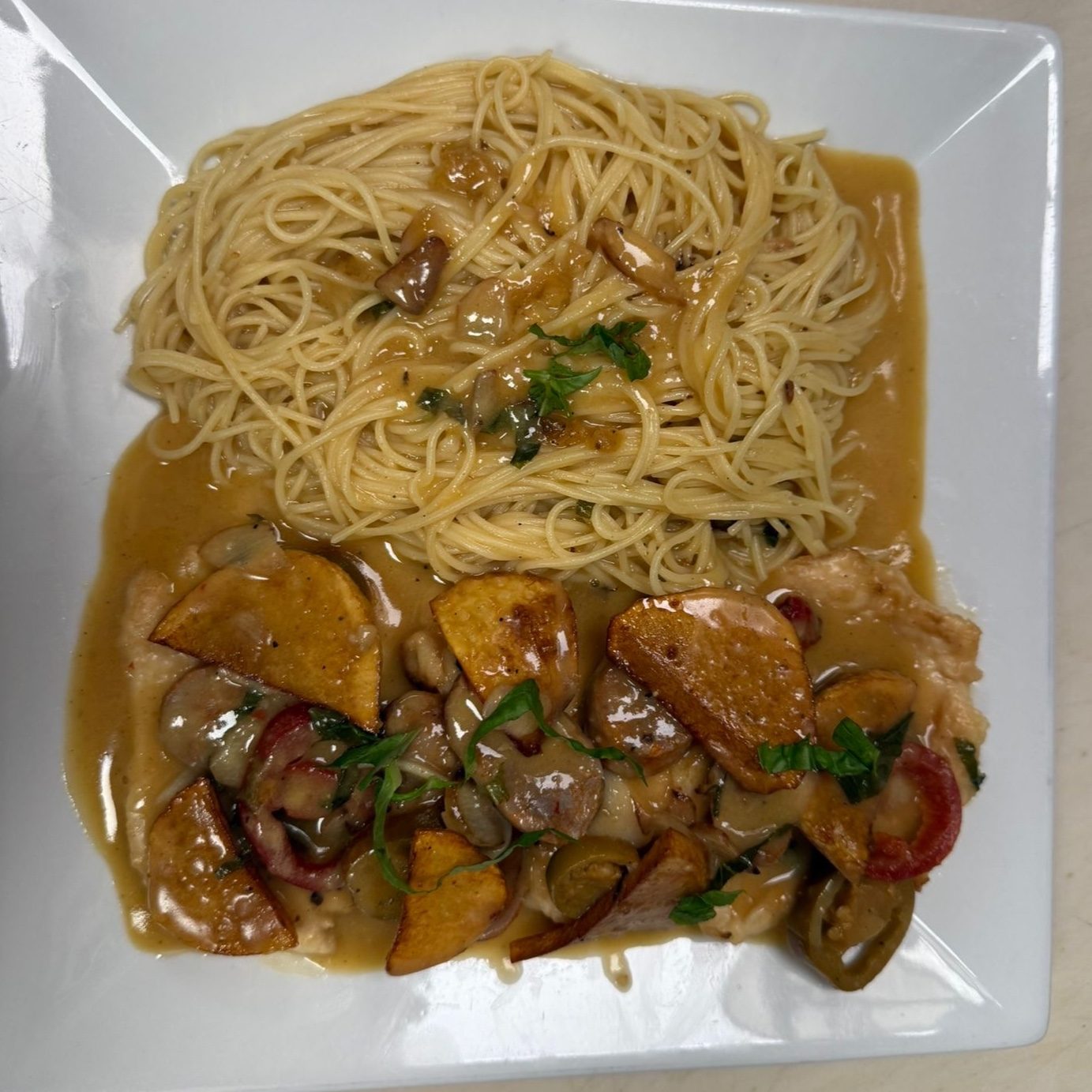 Chicken Scarpariello Dish.