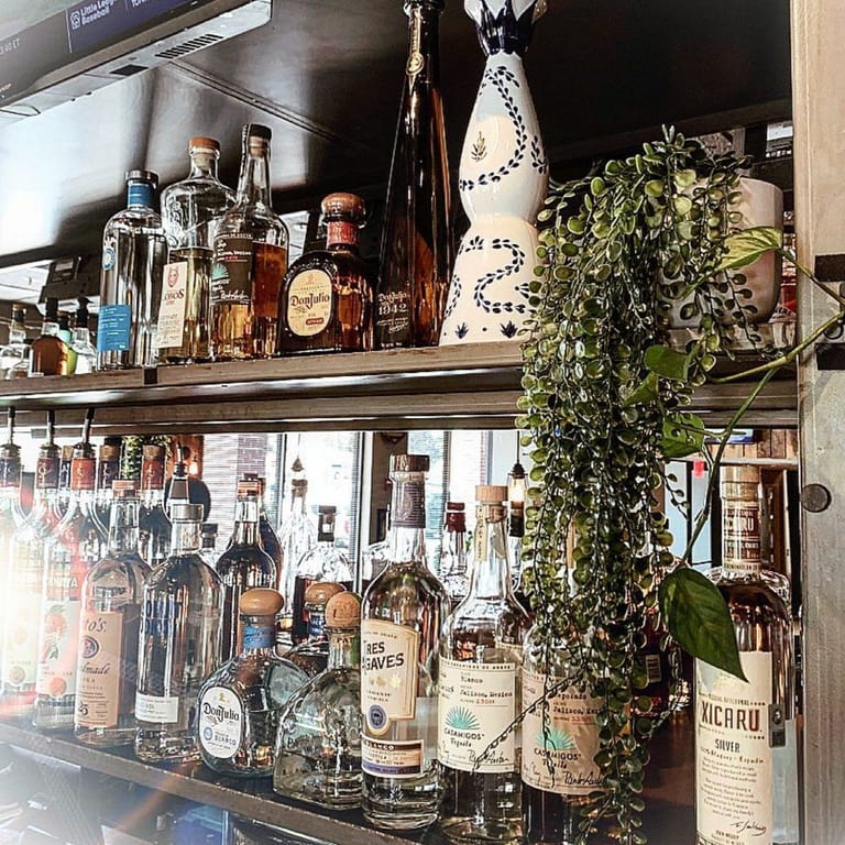 Craft Beers, Cocktails & Fresh Daily Selections!