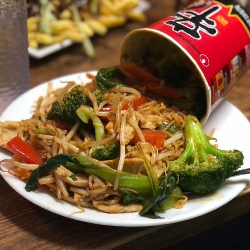 Stir-Fried Shin Ramen 辛辣炒拉麵.