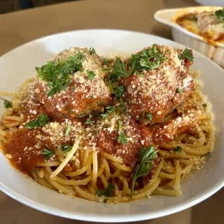 Kids Spaghetti & Meatball