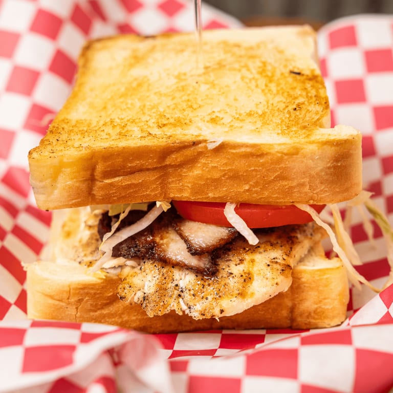 Crunchy Onion Rings: A Bar & Grill Favorite