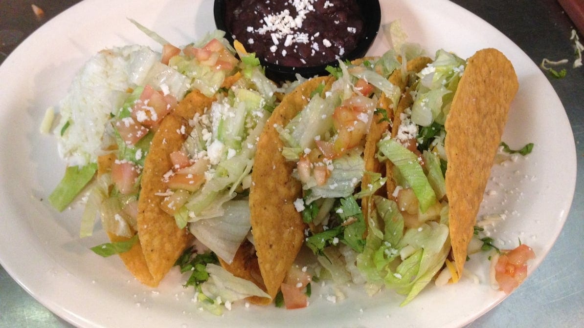 Crunchy Chili Tacos Platter Dinner.