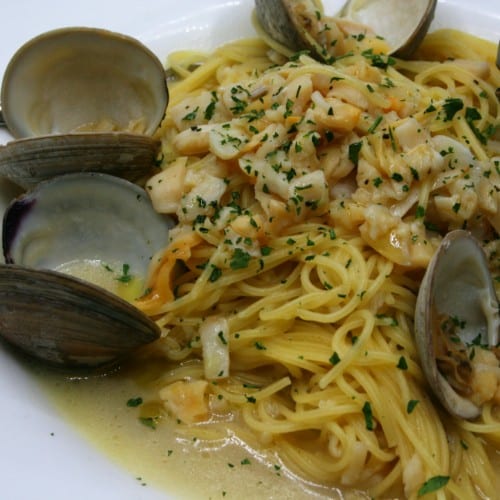 Red or White Clam Sauce Pasta.