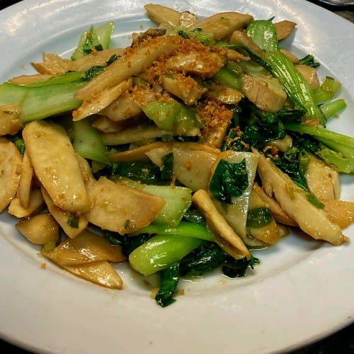 V11. King Oyster Mushroom Bok Choy & Garlic Sauce.