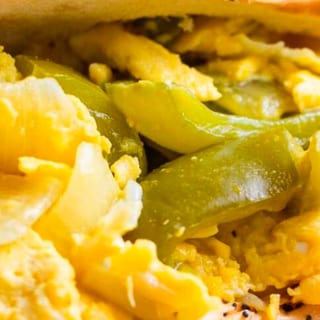 GREEN PEPPER AND EGG SANDWICH