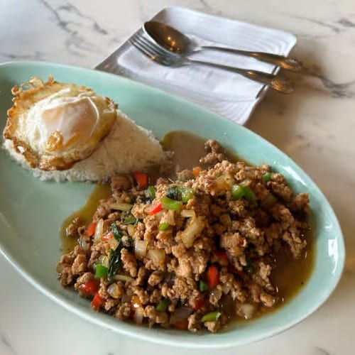 Pad Grapow (Chicken, Pork or Beef).