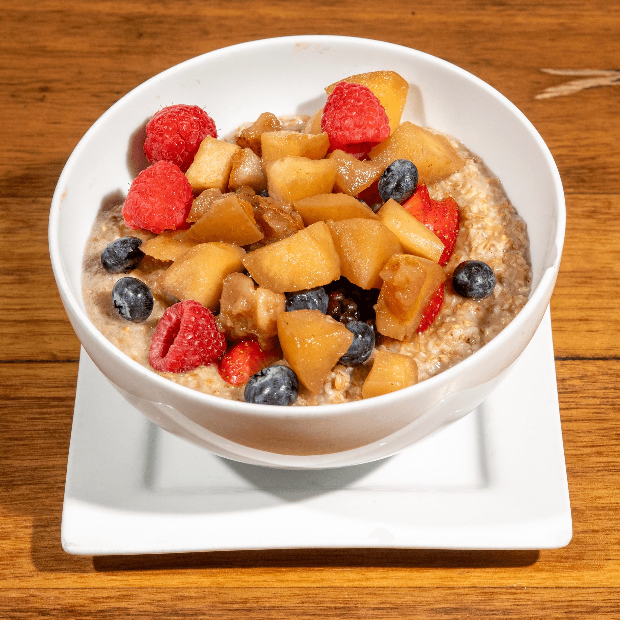 Traditional Oatmeal with Apples.