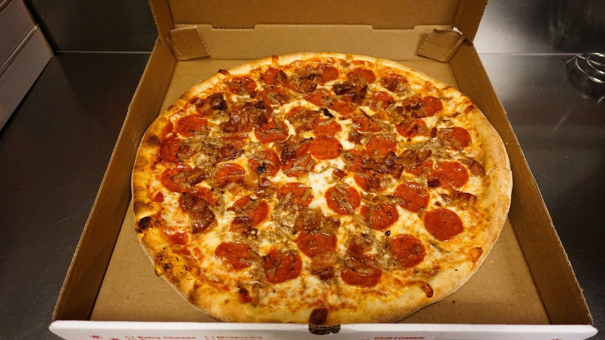 Meat Lover's Pizza (Large 16'').