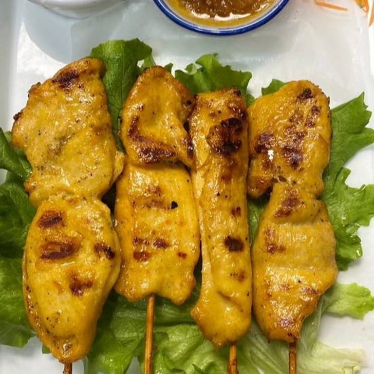 Delicious Khao Soi and Thai Favorites