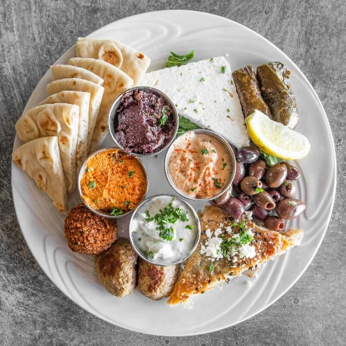 Appetizer Sampler w/ Pita.