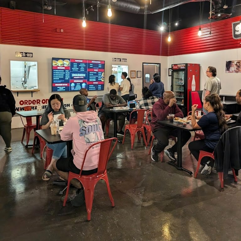 Family-Friendly & Always Fresh 👨‍👩‍👧‍👦