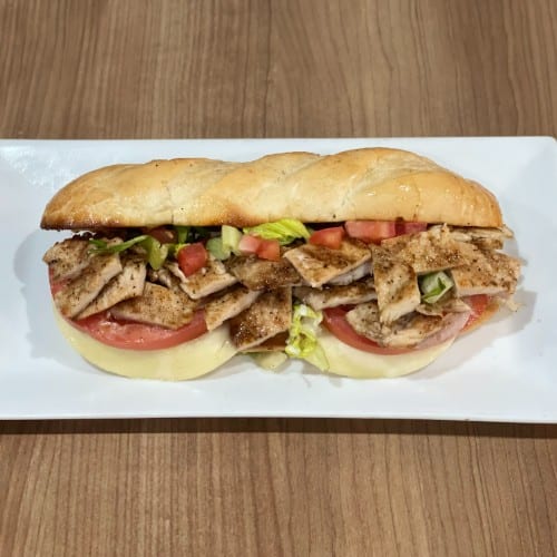 Grilled Chicken Sandwich / Pechuga a La Parrilla.