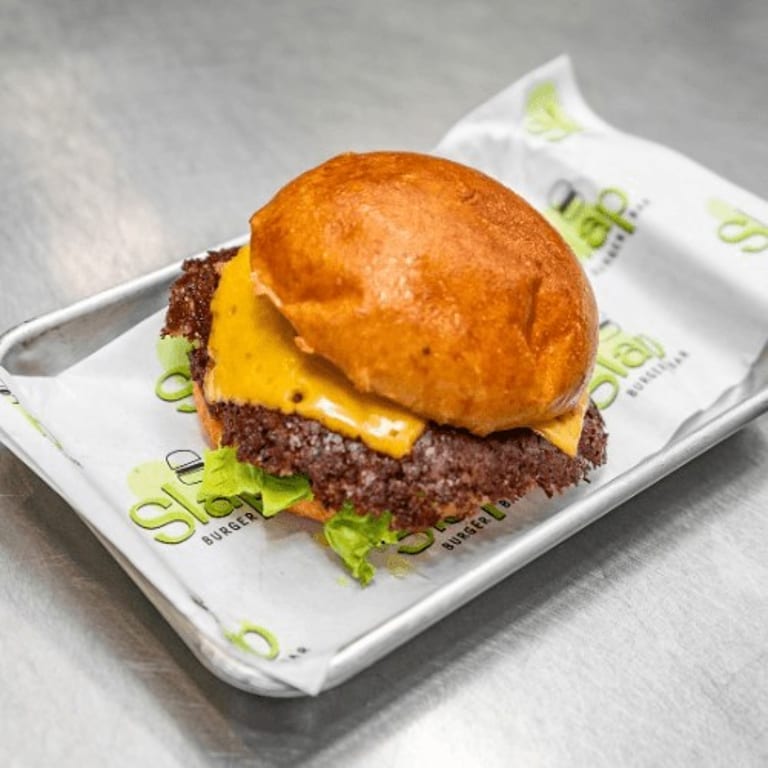 Classic Burger: American Fast-Food Favorite