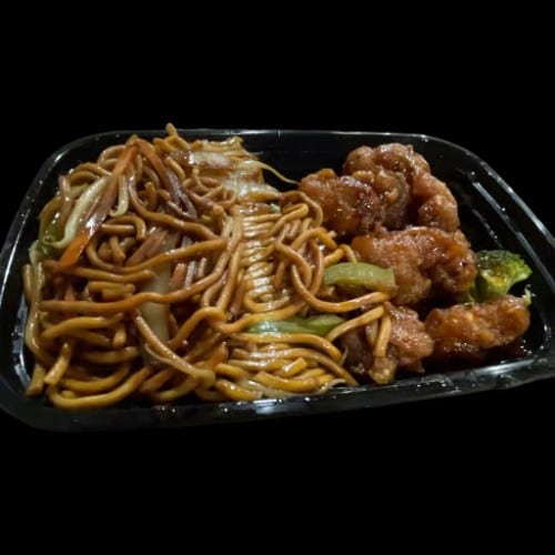 General Gaus Chicken Plate (Pick 1 Appetizer).