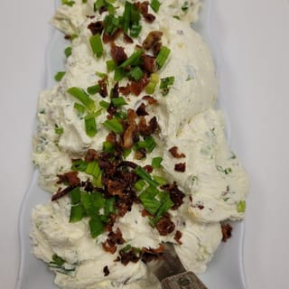 Bacon scallion cream cheese 1/4 lb