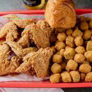 6pc WHOLE WINGS W/ FRIES & ROLL