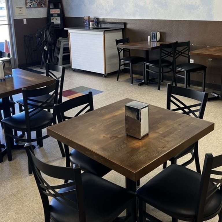 A Casual Spot for the Local Community 🤝