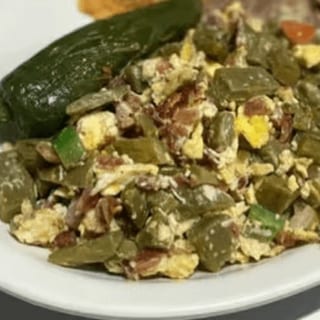Huevos Con Nopales