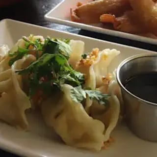 Dumpling เกี๊ย กี๊ วซ่า ซ่ (Chicken or Vegetable)