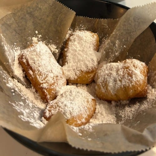 Beignets.