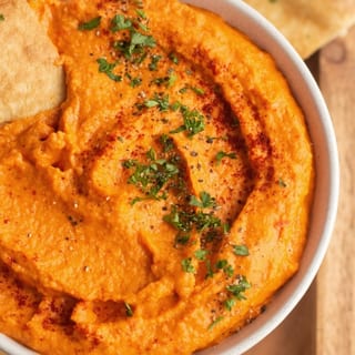 ROASTED RED PEPPER HUMMUS SPECİAL Plate