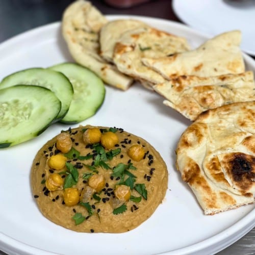 Tandoori Naan with Hummus.