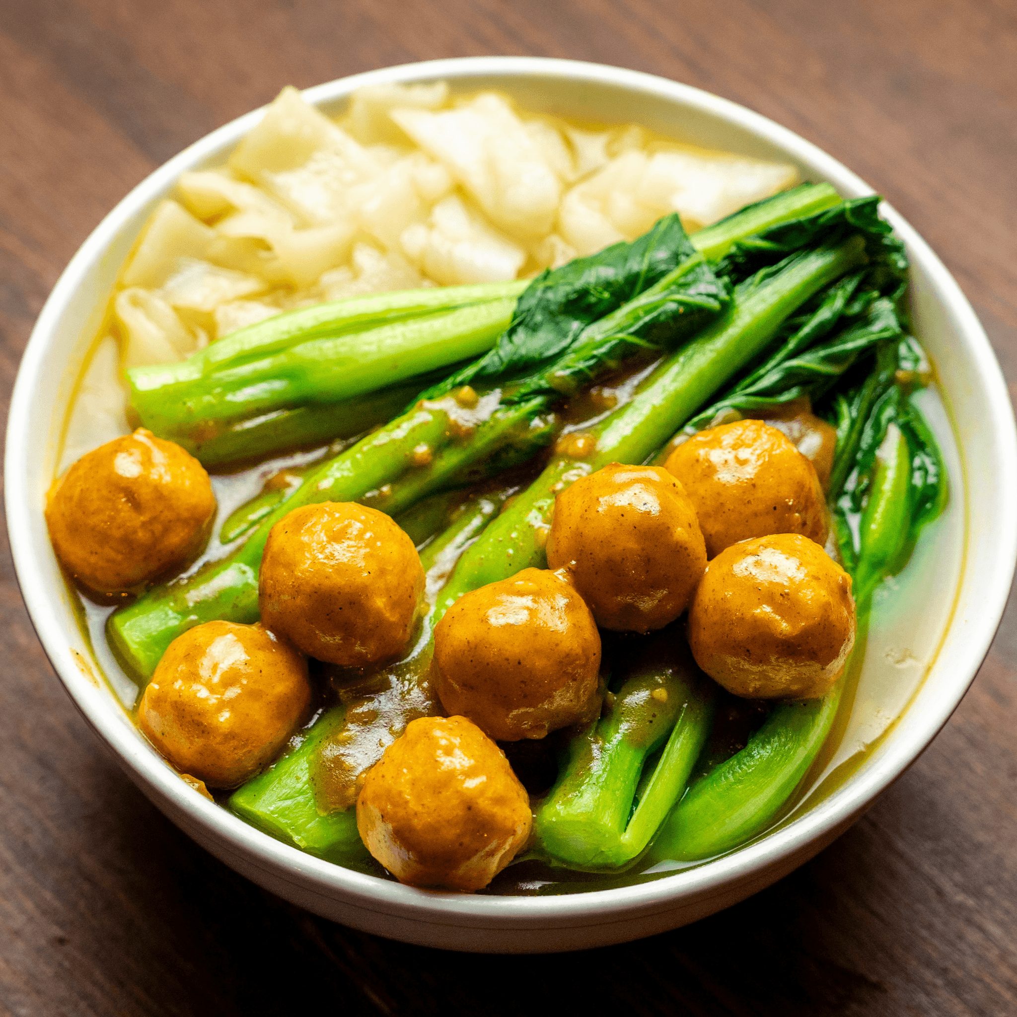 Curry Fishball Wide Rice Noodle (Chow Fun) Soup 咖喱魚蛋湯河.