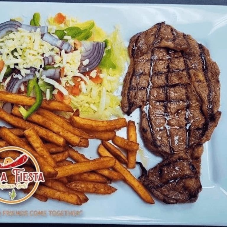 Sizzling Steak Salad: A Tex-Mex Delight