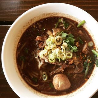 Boat Noodle Soup (Pork or Beef) ก๋วก๋ ยเตี๋ยวเรือรื หมู / เนื้อ