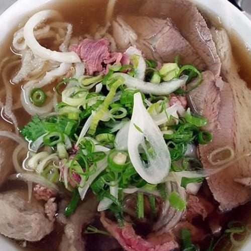 P7. Rare, Tripe, Meatballs Noodle soup (T,S,BV).