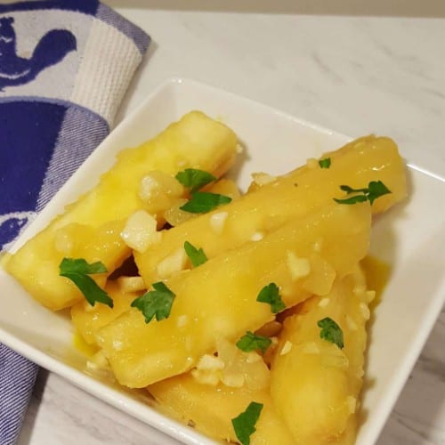 Garlic Yuca   ( Yuca Ajillo ).