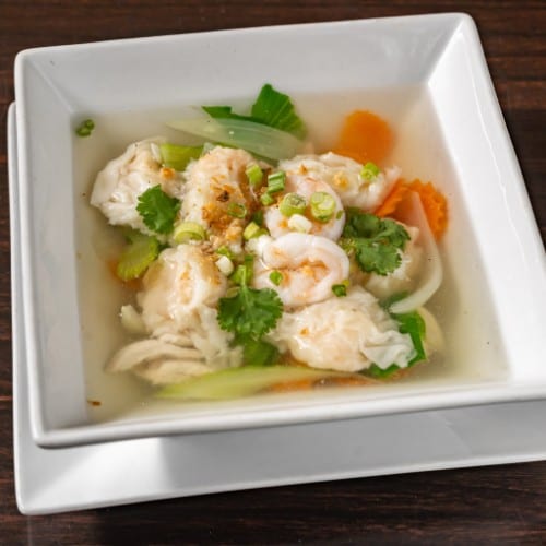 Wonton Soup (24 oz).