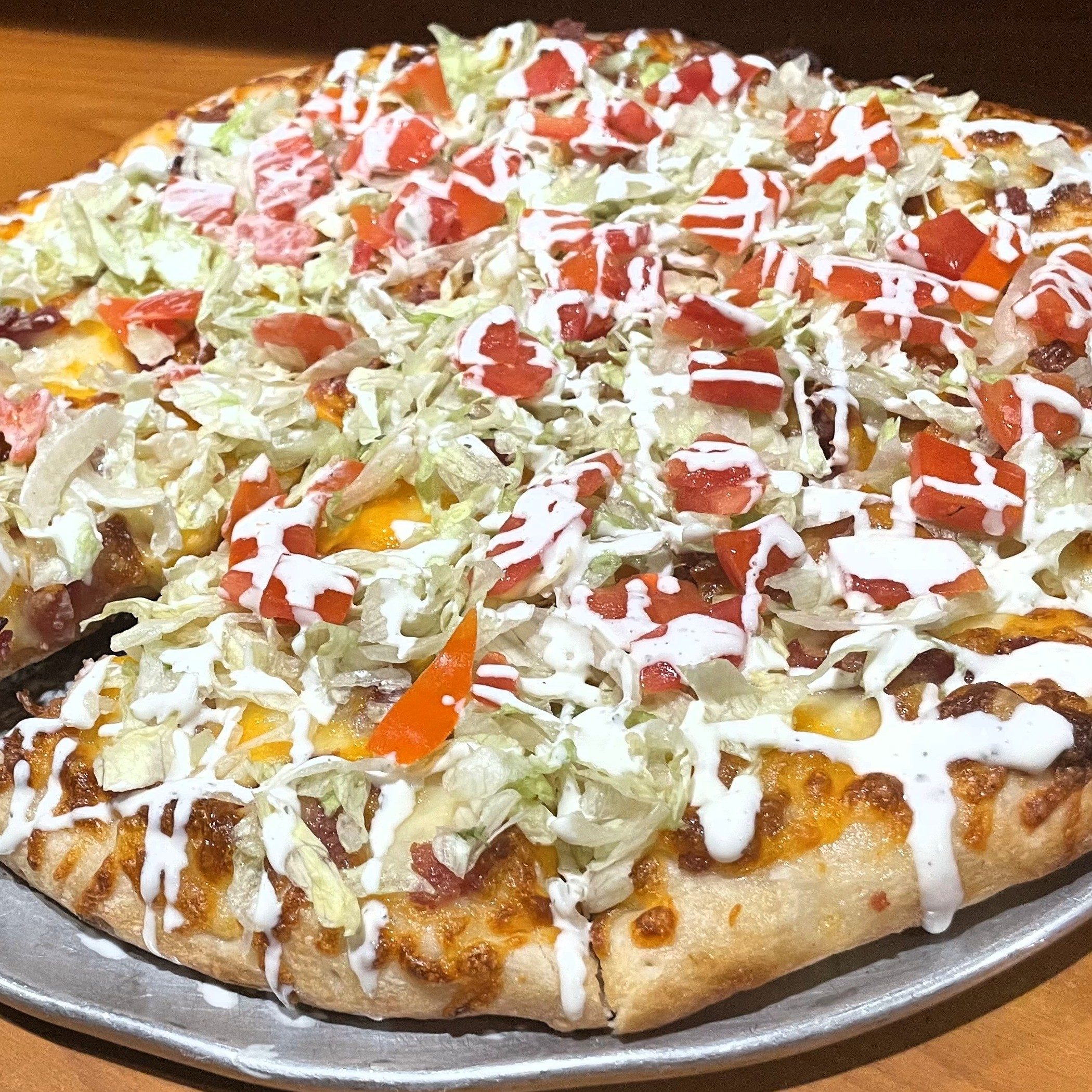 BLT Pizza 16".