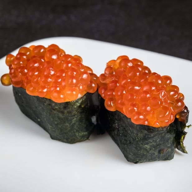 Ikura nigiri.