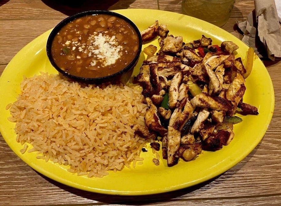 GRILLED CHICKEN PLATE.