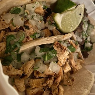 Pollo / Chicken Taco