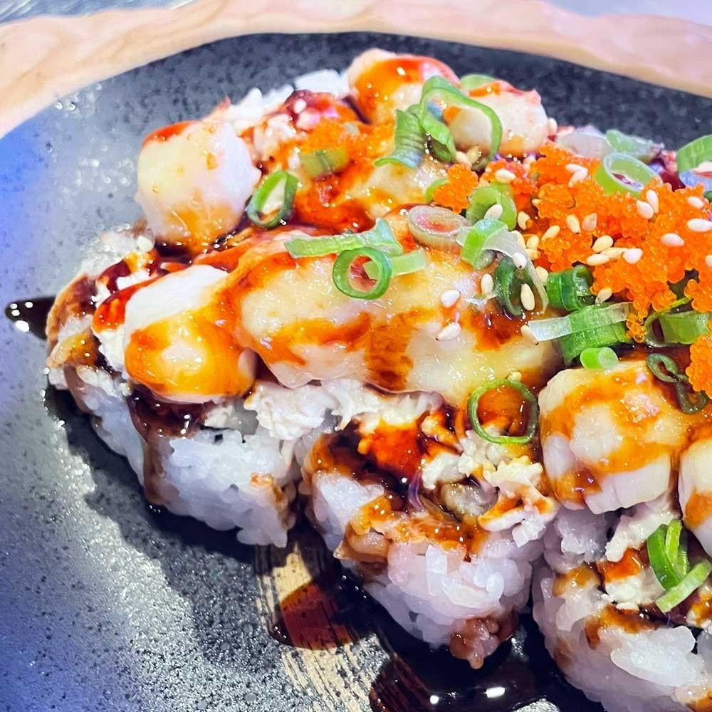 Scallop Dynamite Roll.
