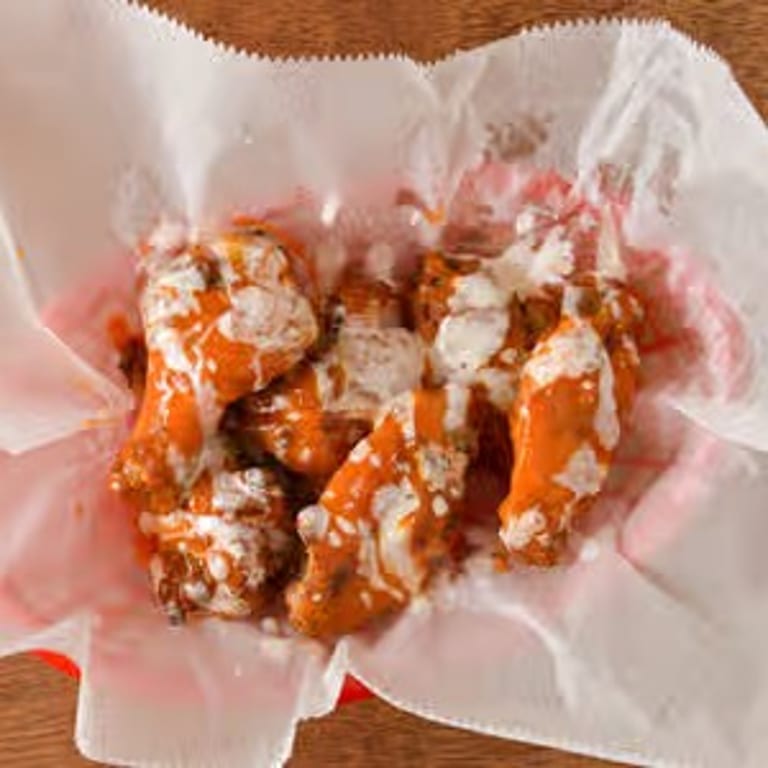 Delicious Boneless Wings: A Crowd Favorite!