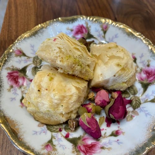 Mini Rose Baklava (1 Pcs).